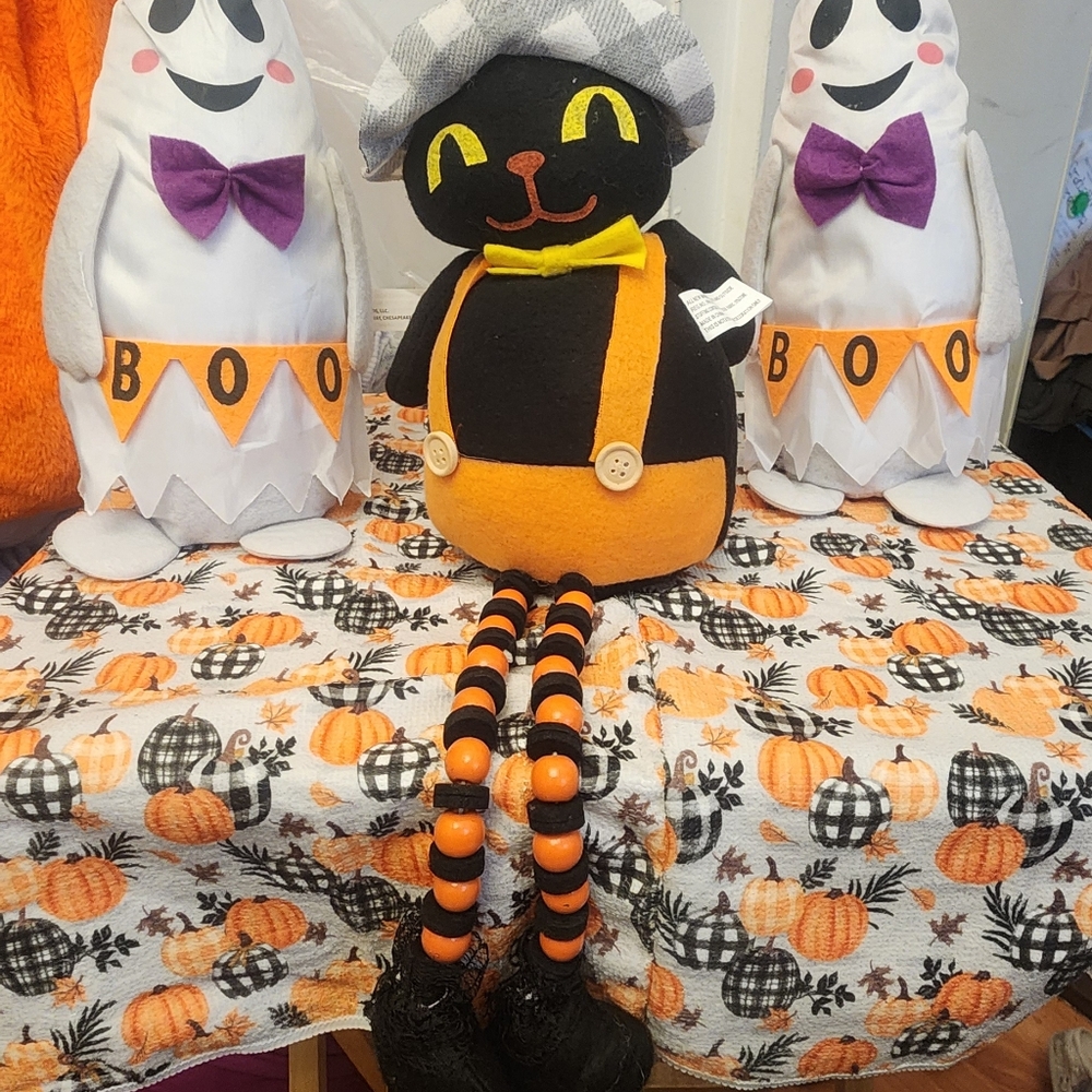 Halloween shelf sitters